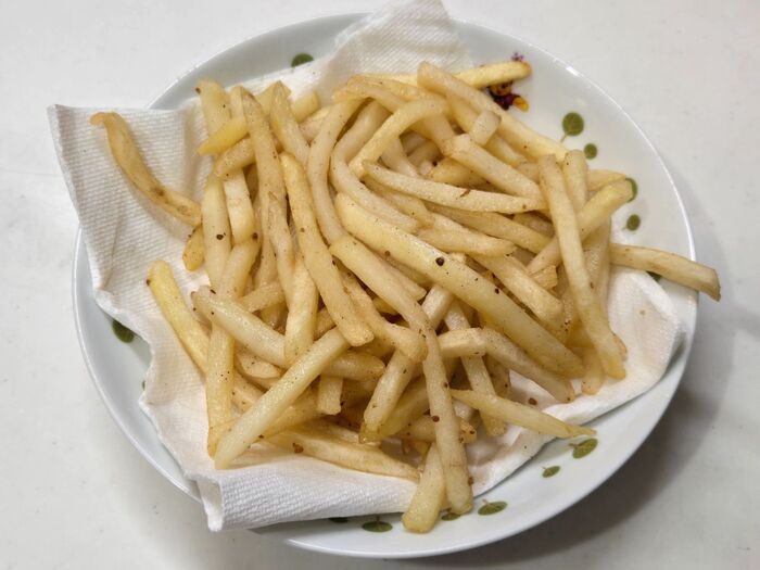 唐揚げを揚げた後の油、捨てないで!!ポテトがより美味しくなるんです!