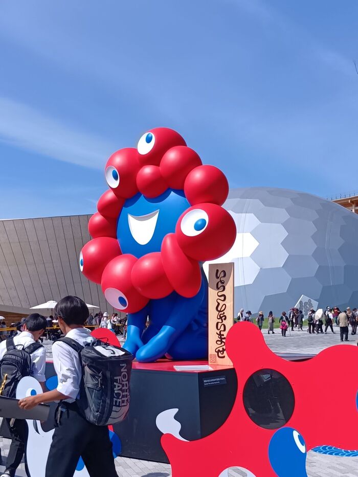 快晴のなか、ミャクミャク様にも無事ご対面!