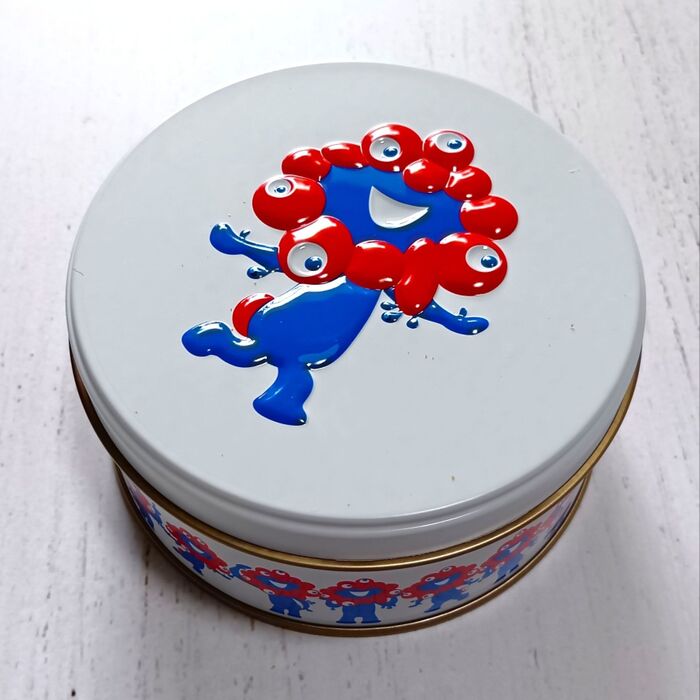 可愛いミャクミャクお菓子缶!ユニバ帰りに、ミャクミャクグッズを入手~!