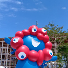 【関西万博】西エリアに穴場スポット! えっ、触れるの!?月と火星の隕石に直に触れられる奇跡の展示!