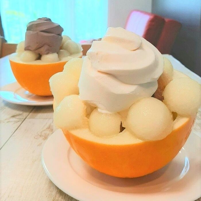 メロン丸ごとパフェ