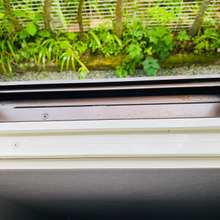 窓枠の掃除!ついでに窓枠に歯磨き粉を塗ってカメムシ対策