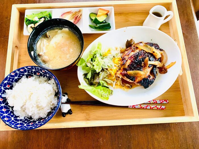 お家でランチ「香ばしいぐらいが美味しい鶏もも肉ステーキ」
