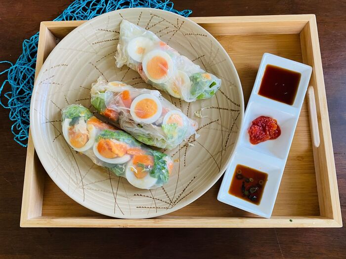 テーブルいっぱい華やか!ベトナム料理ライスペーパー「ゴイクン」