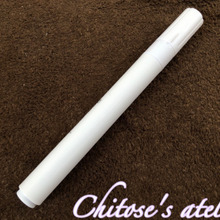 見たところペンのようですが、字は書けないみたい…一体どう使う?