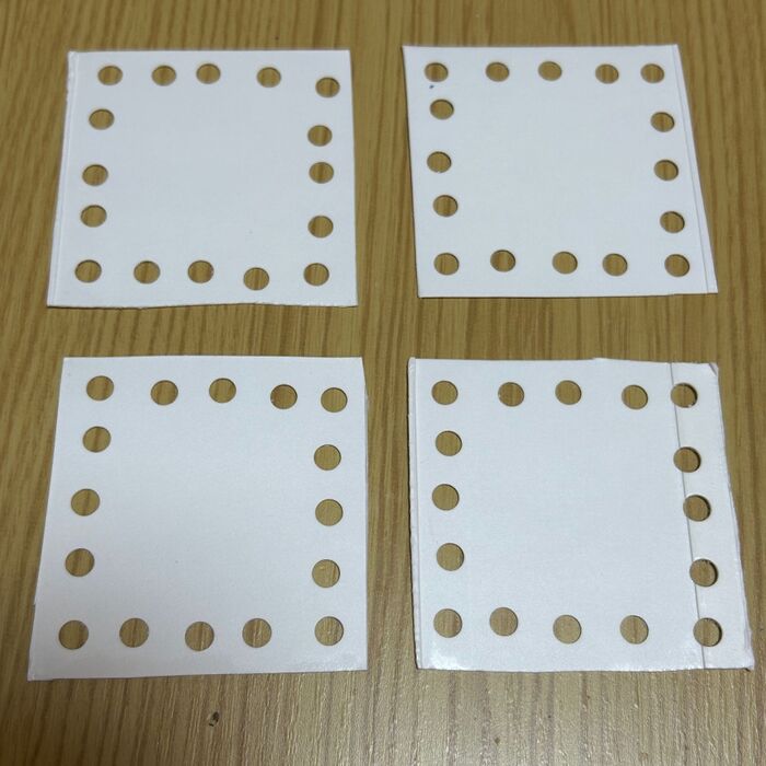 ③パンチで穴をあけます