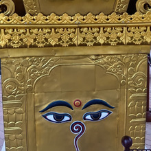 【関西万博】黄金に輝くネパール館7月オープン!話題スポットで出会う本場グルメとアクセサリーに注目