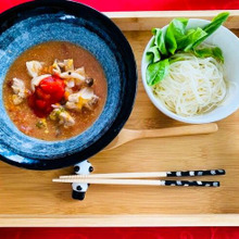 超簡単!暑くて、辛いのが食べたくなったら、エスニック系グリーンカレートマトでつけたれ素麺