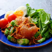【くらし薬膳】食べる涼薬膳、夏の胃腸にやさしい一皿◎オクラとマグロの中華風サラダ