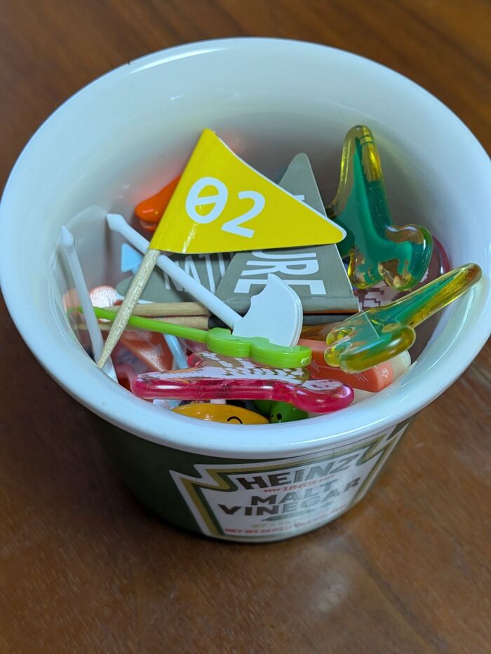 ごちゃごちゃがスッキリ収納!大量に収納できて買ってよかったセリア商品!