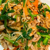 どこかエスニックな感じの<そうめんチャンプルー>