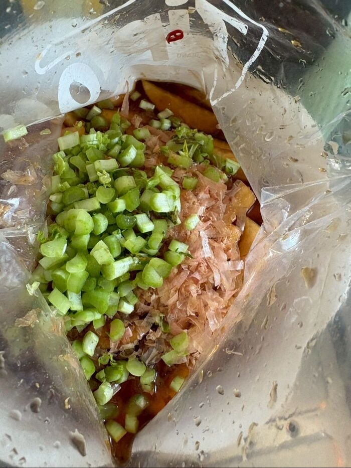 大根の葉の茎部分を青味に刻んで入れました!