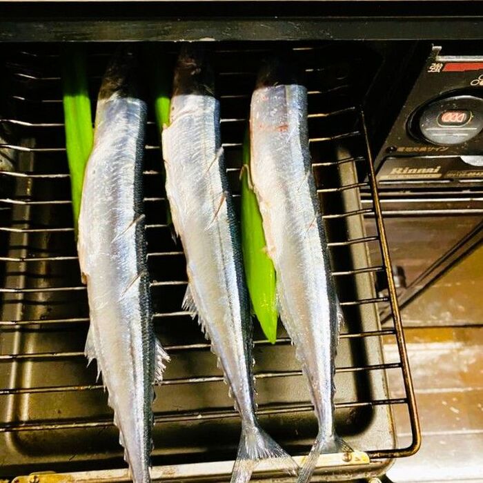 この一手間でさらに美味しさアップ!「さんまの葱のはさみ焼き」