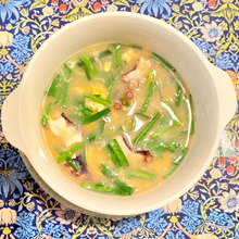 疲労回復に!「タコとニラの卵スープ」