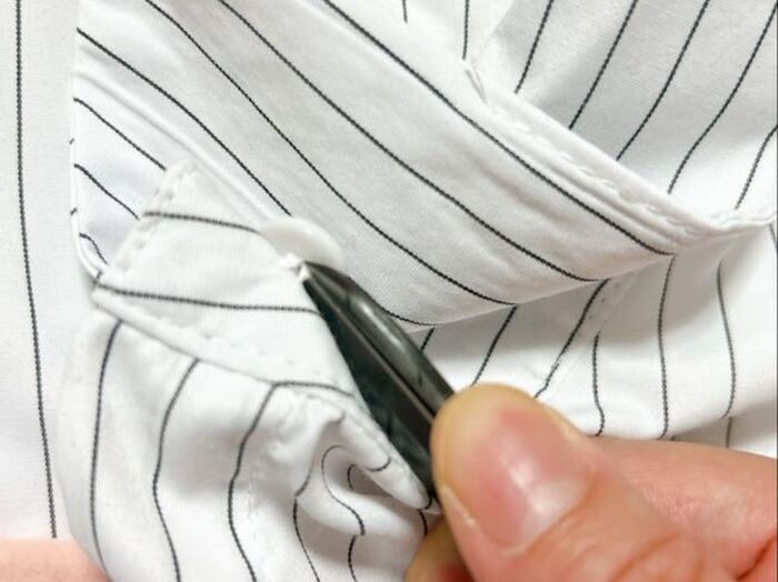 ③ボタンを外す