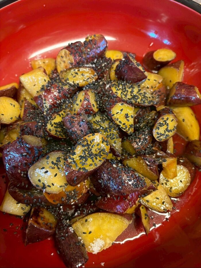 黒ゴマをかけて完成です!