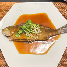 【天然魚クエスト】イサキの丸ごと1匹唐揚げの中華あんかけ