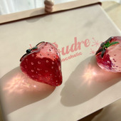 【セリア】透き通るピンクが可愛い〜いちごのオブジェ