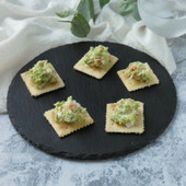 5分で完成!「アボカドとカニカマのカナッペ」