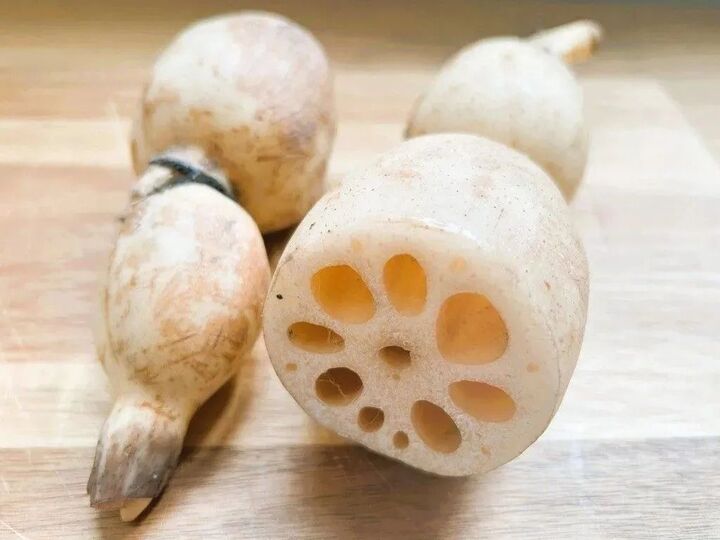 レンコンの穴が黒い…これって食べても大丈夫?正しい洗い方を調べてみた。