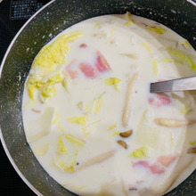 白菜の大量消費にも!白菜のクリーム煮