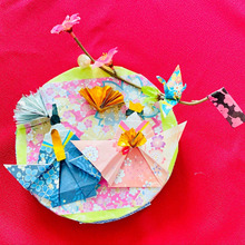 桃の節句「雛飾り」関東と関西ではお内裏様とお雛様の位置が違うよ〜