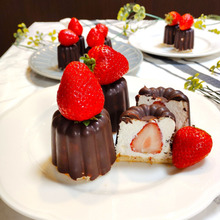 【萌え断面!】まるごといちごチーズチョコケーキ