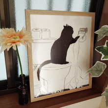 「猫の日」にトイレが可愛くなる“いたずら猫”のインテリア