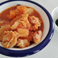 大根がごちそうに。簡単でおいしい!鶏もも肉と大根のトマト煮込み