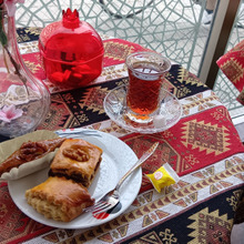 アフター万博をソロ活で!2月NEWオープンの異国カフェ体験~!アゼルバイジャン ざくろの木!