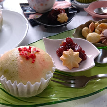 桃の節句にほっこり!3色マーブルの米粉蒸しパン(餡子・ナッツ・プチクッキー添え)