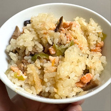 SNSで話題の一撃メシにチャレンジ!丸美屋「とり釜めしの素」が使える