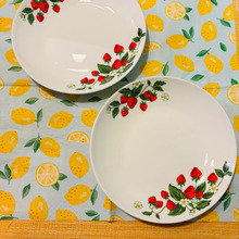 やっと見つけた!絵画のようないちご柄