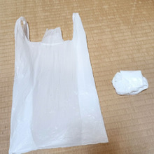 レジ袋はコンパクトにたたむ
