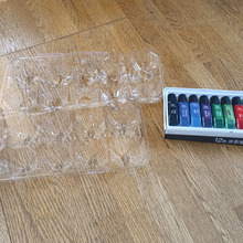 卵の空き容器で絵の具のパレット