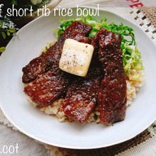 後乗せバターで香りにやられる!!牛カルビ丼