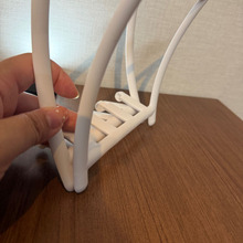 【セリア】ペラペラ書類も分厚い雑誌も倒れない!毎日使える「骨組みクリップ」が便利すぎた