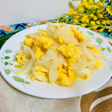 新玉ねぎと卵の炒め物