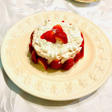 終盤の苺の時期!贅沢に使った苺のクリームチーズケーキ