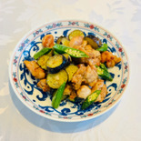 フライパンひとつで鶏もも肉、なす、オクラの夏野菜炒め