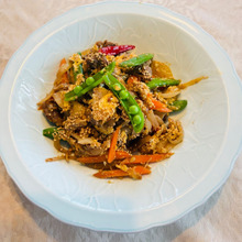 ご飯がもりもり食べれる野菜もたっぷり「牛肉の甘辛炒め」の欲張り食べ!