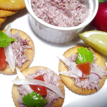 コンビーフのチーズ柚子胡椒カナッペ