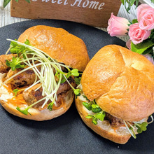 【三國シェフアレンジ】豚の生姜焼きは流行りのベーグルとも合うんです〜