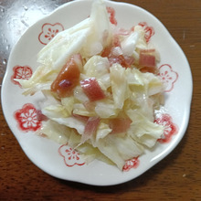 火を使わず出来る。キャベツと梅の簡単副菜