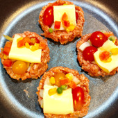 凹ませハンバーグ「こねなくてイイんです!」