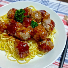 レンジで簡単!ミニハンバーグがドーン!ボリューム満点ハンバーグスパゲッティ