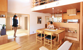 コンパクトな建物に暮らしを豊かにする工夫がいっぱい