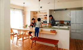 開放感も庭づくりも眺めも満喫!緑豊かな 理想のマイハウス