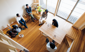 憩いの場がたくさんある家で、親や友人を招いて賑やかに過ごしたい!