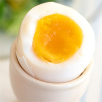 ゆで卵作りの白身流出防止には酢！